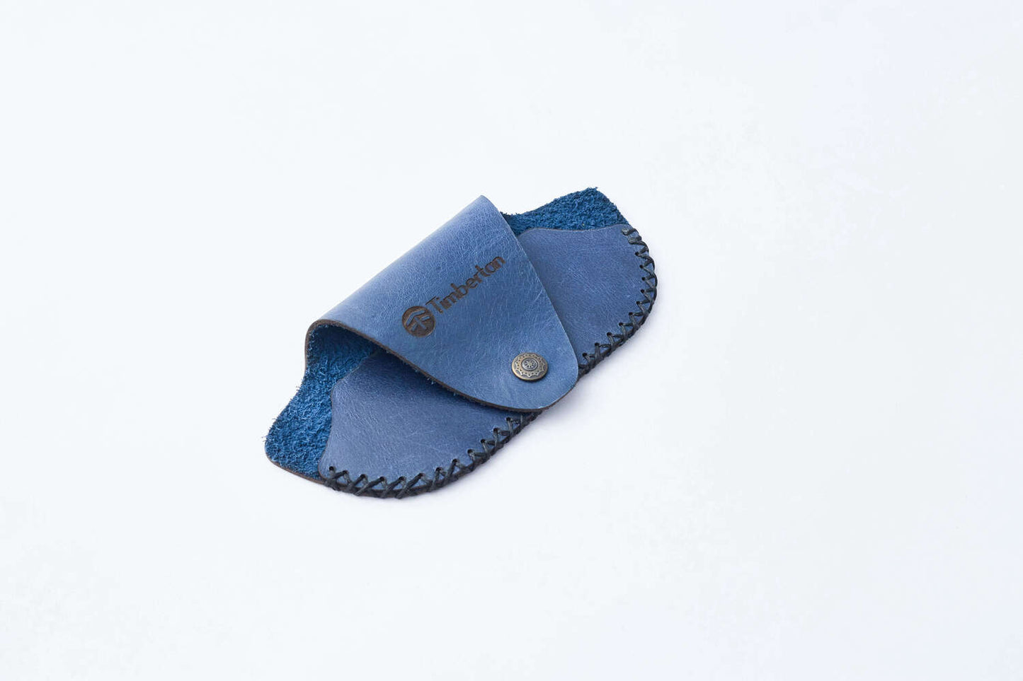 BALI in walnut wood and metal