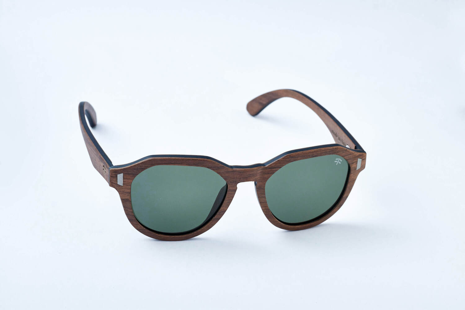 WHITSUNDAY in layered walnut wood