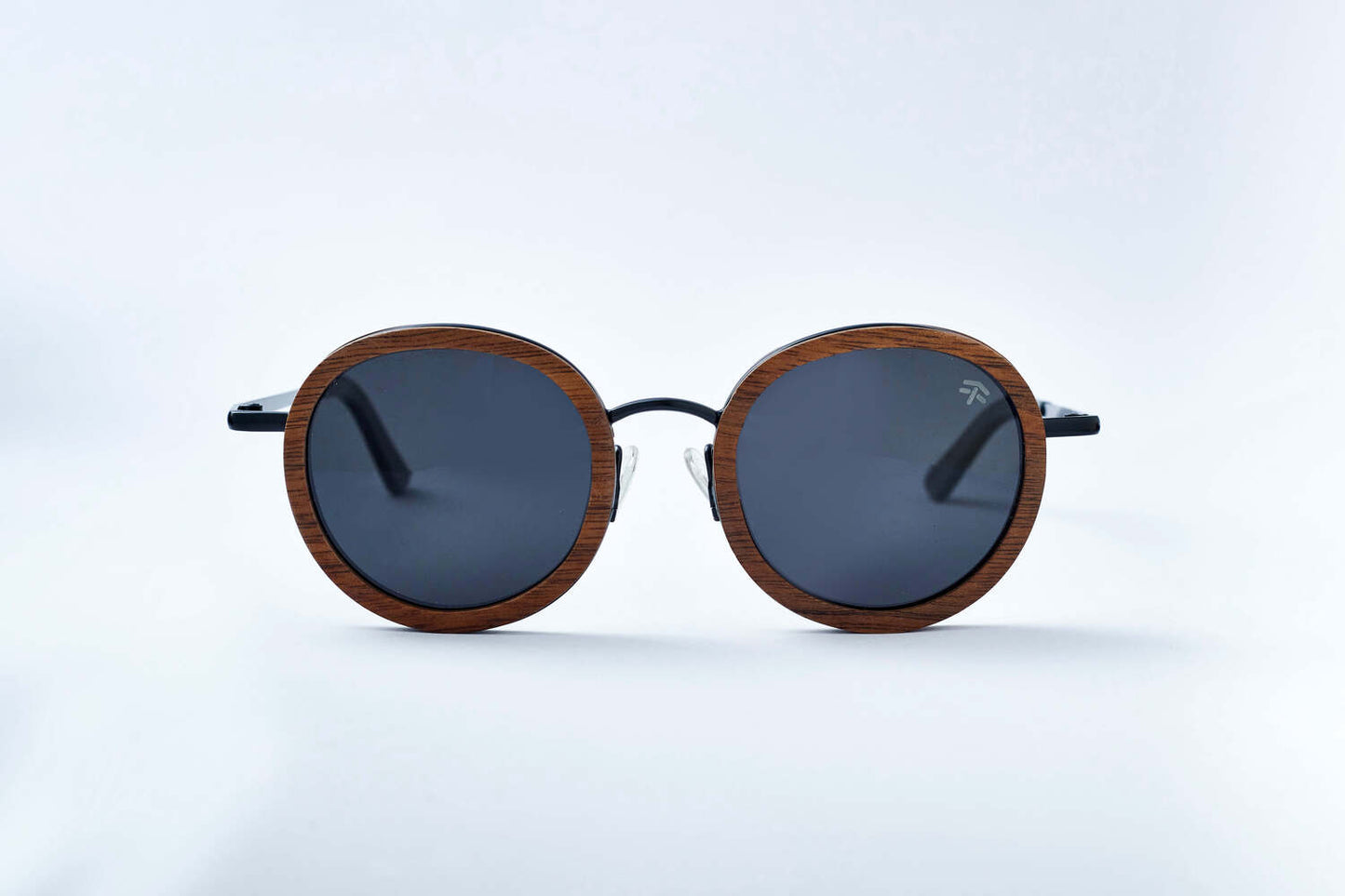 BALI in walnut wood and metal