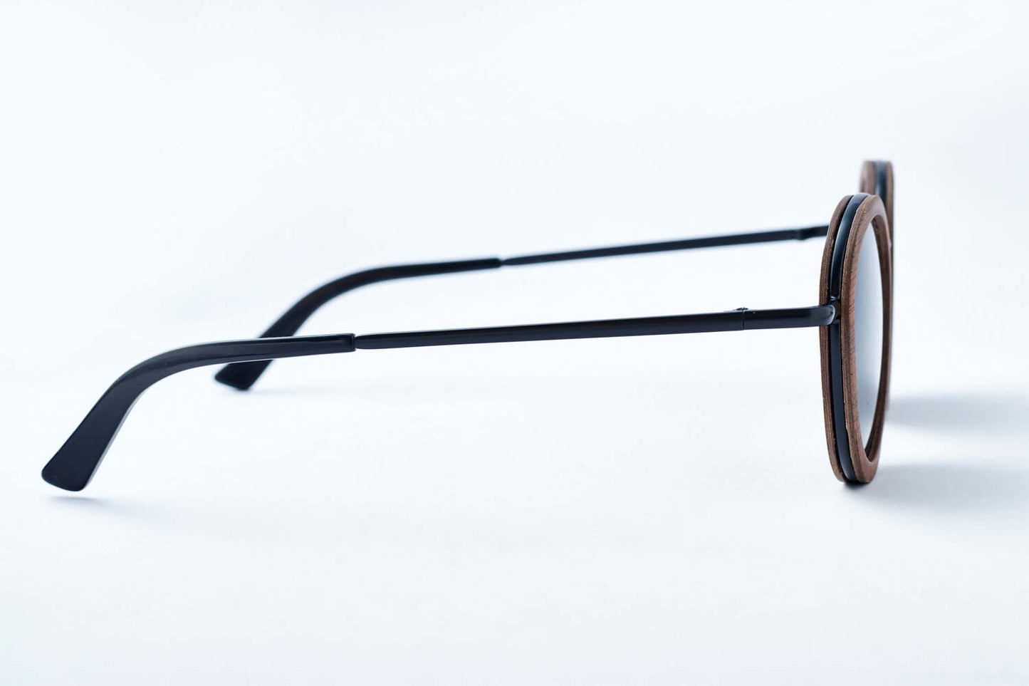 BALI in walnut wood and metal