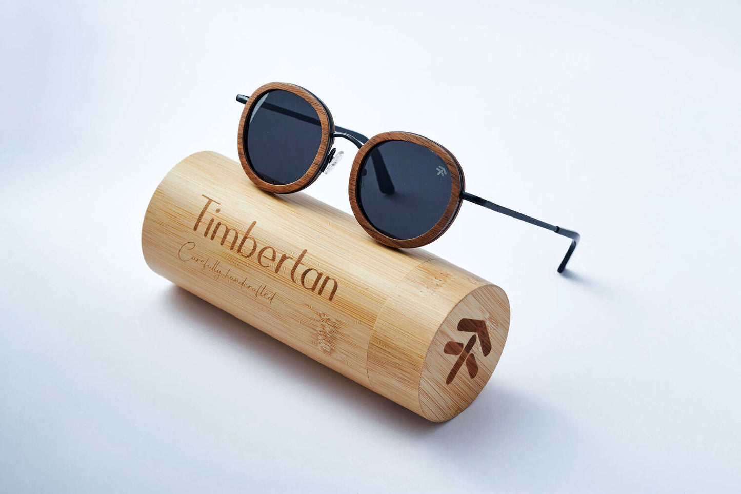 BALI in walnut wood and metal