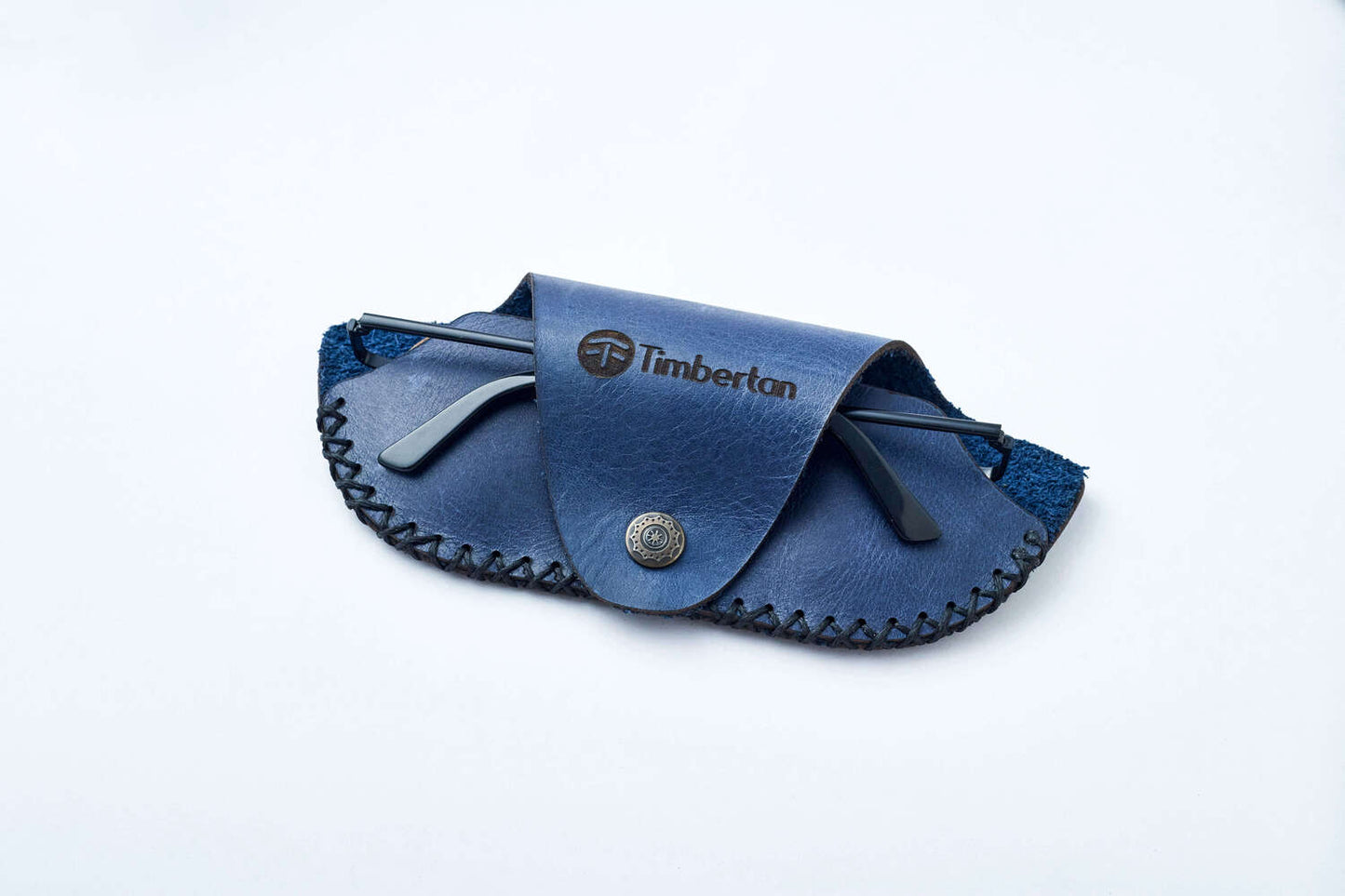 BALI in walnut wood and metal