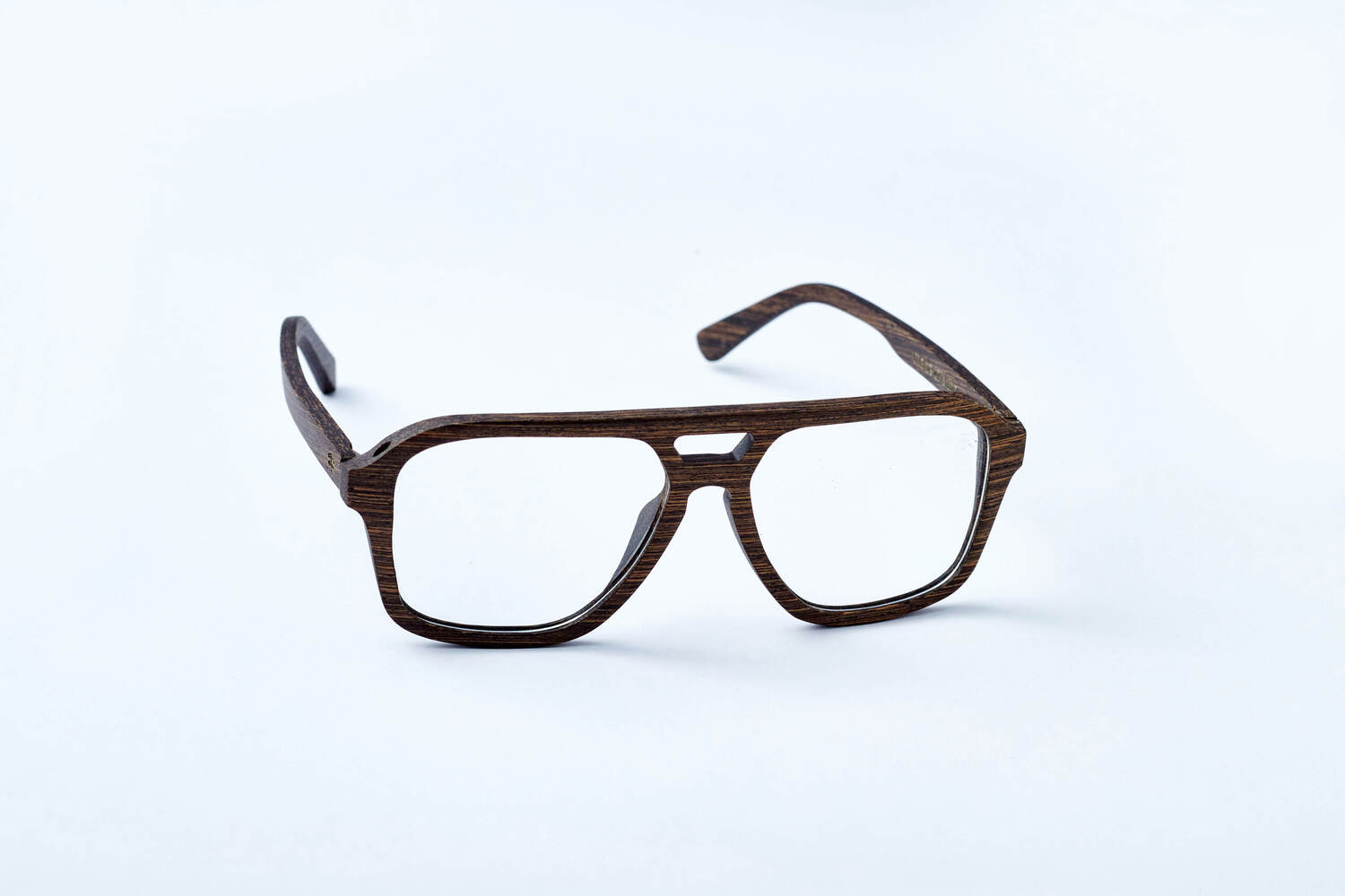 CLIFF prescription in layered walnut wood