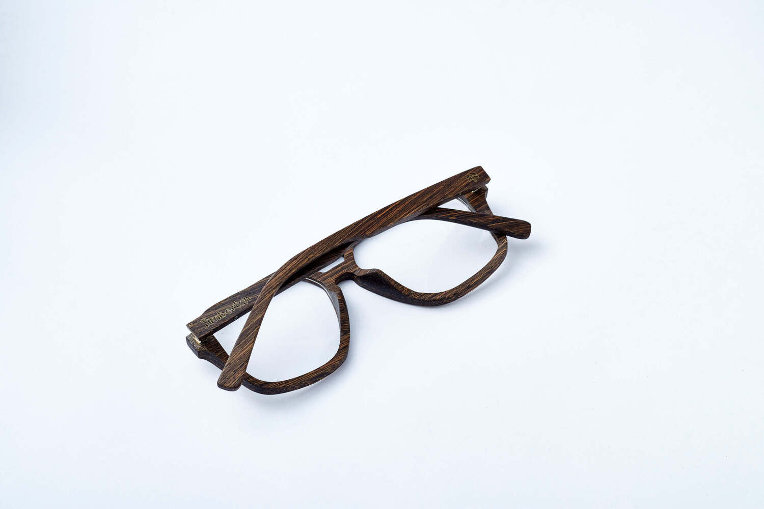 CLIFF prescription in layered walnut wood