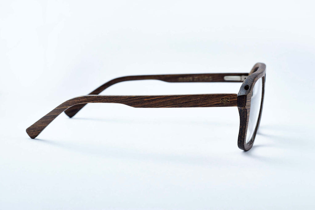 CLIFF prescription in layered walnut wood